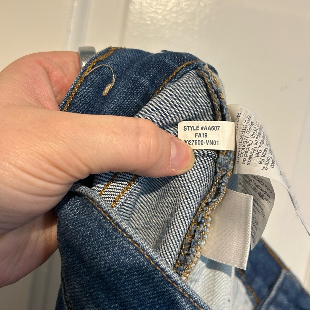 Madewell Cali Demi-Boot Jeans in Columbus Wash: Comfort Stretch Edition - Picture 10 of 13